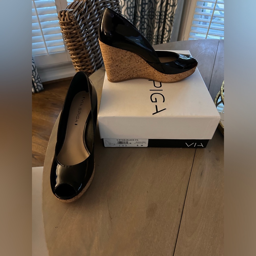 black patent wedge